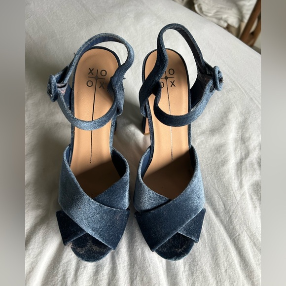 XOXO Elegant Blue Velvet Women's Heels 9 new! - Picture 2 of 6
